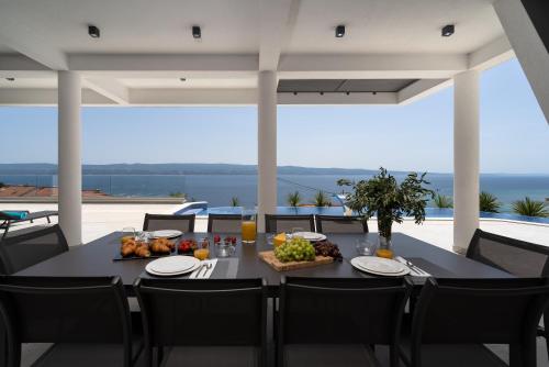 Luxurious Villa ADA; hot tub, sauna, gym, pool