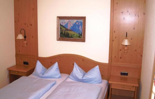 Amazing Apartment In Oberaudorf With 1 Bedrooms And Wifiにあるベッド
