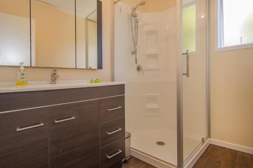 Ένα μπάνιο στο Peaceful Pauanui - Pauanui Holiday Home