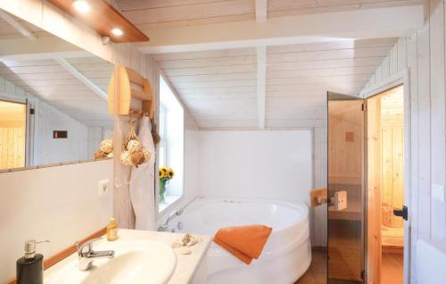 Bilik mandi di Strandpark 13