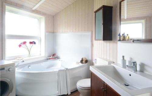 Ein Badezimmer in der Unterkunft Friedrichskoog-strandpark 5