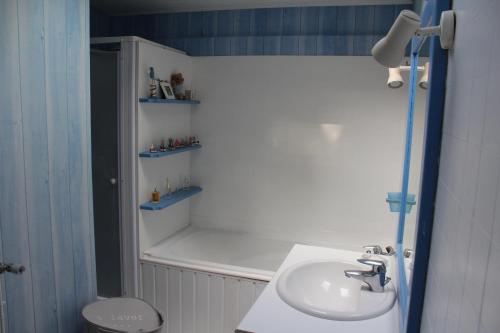 Kúpeľňa v ubytovaní Chambres d'hôtes les Marronniers