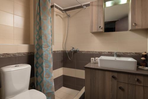 Koupelna v ubytování Lindos Olive Suites