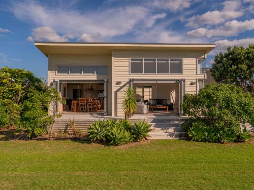 Golfers and Beach Lovers Dream - Matarangi House