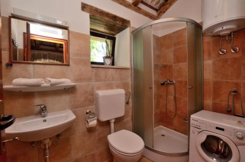 Koupelna v ubytování House Nadija