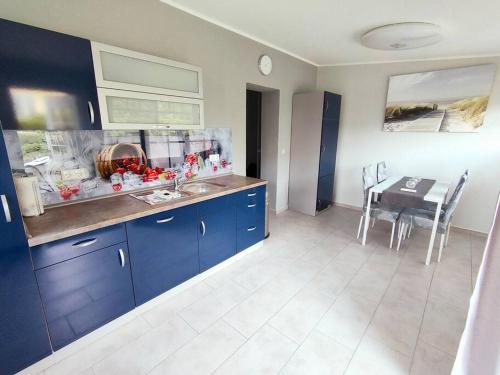 Kuchyň nebo kuchyňský kout v ubytování Ferienwohnung in Leckwitz bei Nünchritz Wacker, Elbradweg