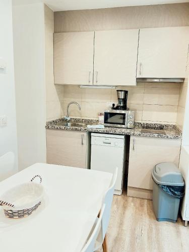  STUDIO LOFT SKI 53 CONFORT -  Room  picture :   Tea/Coffee maker    Shower    TV                           