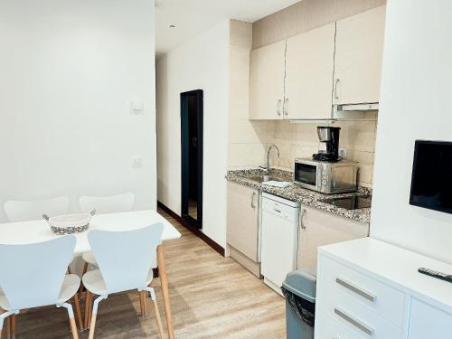  STUDIO LOFT SKI 53 CONFORT -  Room  picture :   Tea/Coffee maker    Shower    TV                           