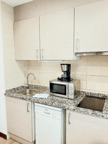  STUDIO LOFT SKI 53 CONFORT -  Room  picture :   Tea/Coffee maker    Shower    TV                           