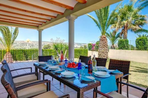 Villa Fresno by Villa Plus