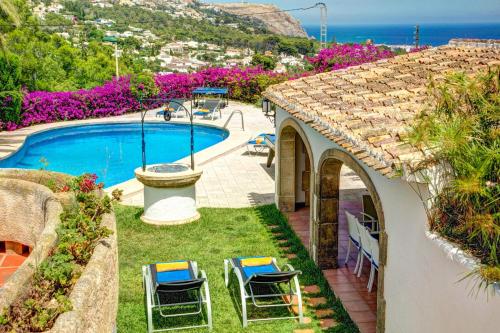 Villa Cau by Villa Plus
