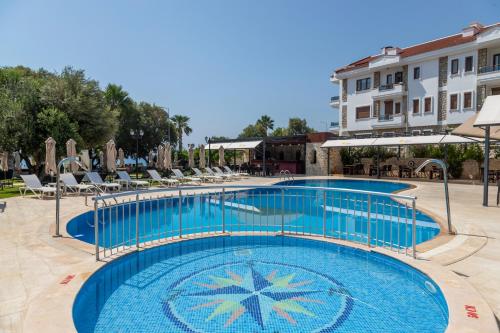 The swimming pool at or close to Orcey Hotel