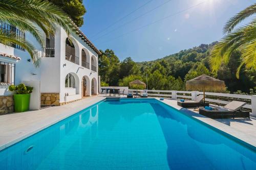 Villa Angeles Blanco by Villa Plus