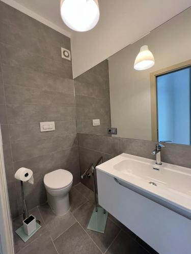 Bilik mandi di B&B 8 Marzo