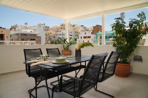 Балкон или терраса в St. Nicolas Soho Apartments