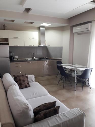 Η κουζίνα ή μικρή κουζίνα στο Apartment on Rustaveli