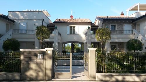Το κτήριο όπου στεγάζεται  η παραθεριστική κατοικία