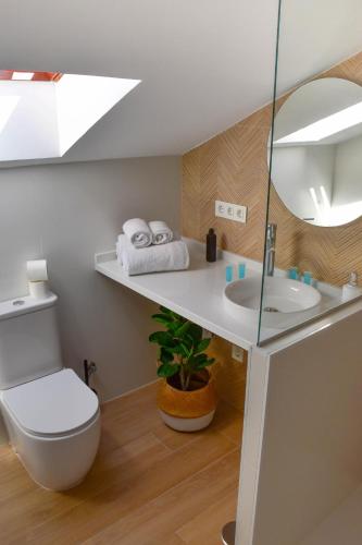 Holidays2Malaga Trinidad renovated 1 bedroom penthouse close to city center