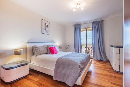 Caniço Penthouse by Homie