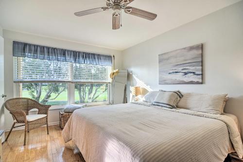 Ένα ή περισσότερα κρεβάτια σε δωμάτιο στο Isla Del Sol Condo about 2 Miles to St Pete Beach!
