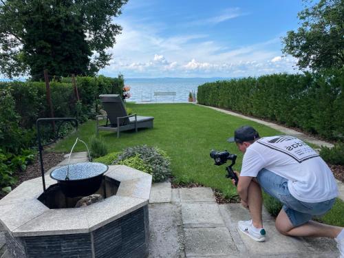 Ảnh trong thư viện ảnh của Part Apartman Siófok - B épület - privát vízparttal ở Siófok