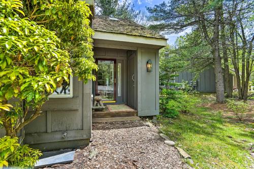 Gallery image of Deck and On-Site Fishing Pond Lake Harmony Home! in Lake Harmony