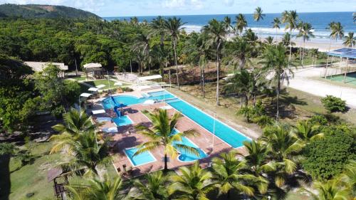 Bazén v ubytování Ilheus North Hotel nebo v jeho okolí