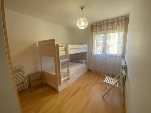 Casa nueva en la ciudadela con piscina, Jaca – Precios 2022 ...