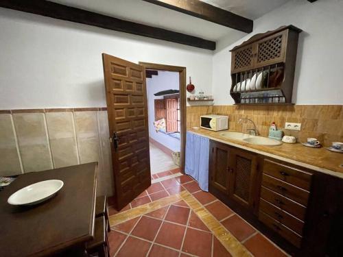 Casa rural Molino los Patos, Yunqueraにあるバスルーム