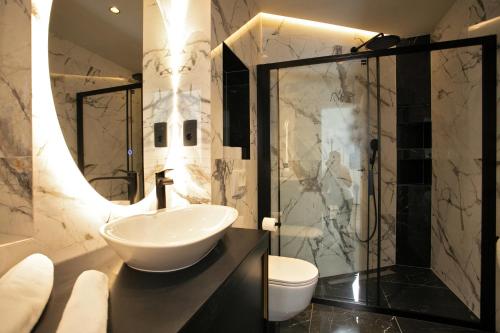 Prestigious Downtown Apartment