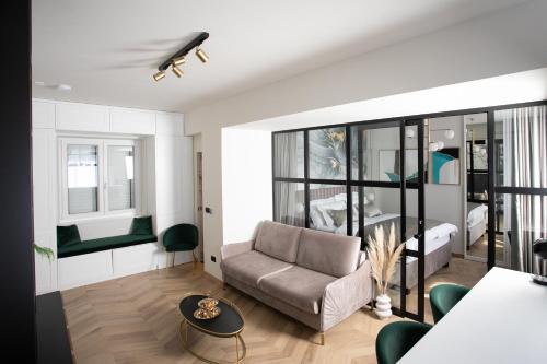 Prestigious Downtown Apartment