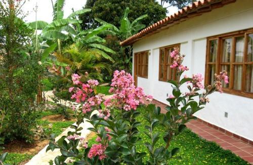 Jardín al aire libre en Hotel Ecoposada Viña de Aldana