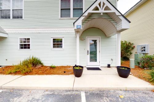 Summer Lake Townhomes 2 – Photos 2