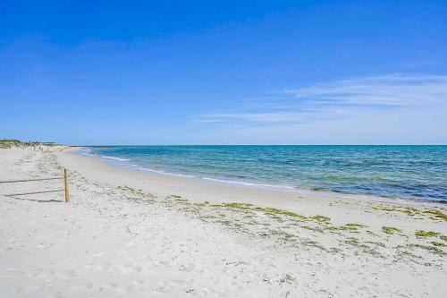Beachside Bungalow - A – Photos 3