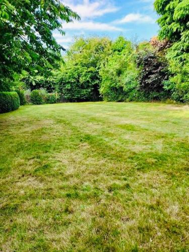 Photo de la galerie de l'établissement Maison de vacances à la campagne avec piscine 