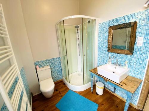 Ванна кімната в Maison de vacances à la campagne avec piscine "MAISON SIMON"