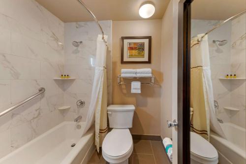 Gallery image of Best Western Plus Pavilions in Anaheim
