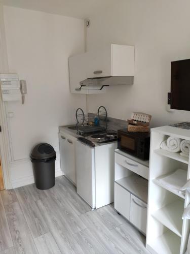 Kuchyň nebo kuchyňský kout v ubytování DG LOCATION