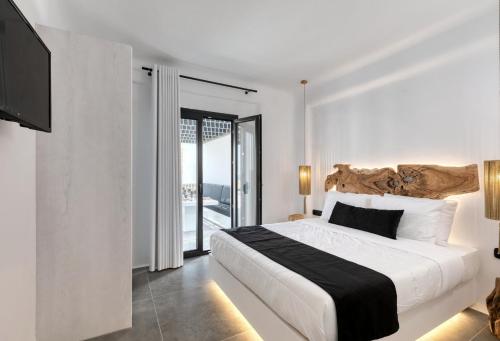 BLACK AND WHITE VILLAS FTELIA - MYKONOS