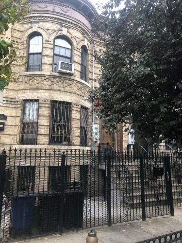 Brooklyn Corral - 2 bedroom – Photos 2