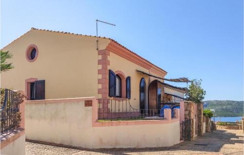 Stunning home in Capo D'Orso - Palau with 3 Bedrooms