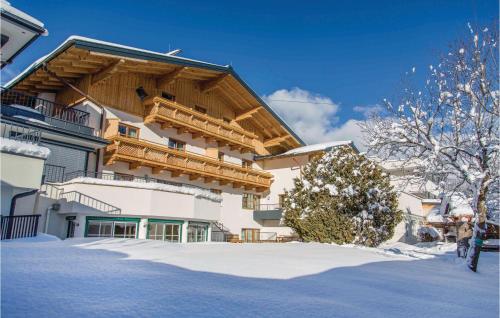 Stunning Apartment In Wagrain With 2 Bedrooms, Wifi And Outdoor Swimming Pool