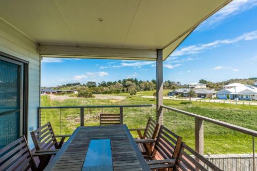 Balkón nebo terasa v ubytování Surfside Lakeviews Free Wifi