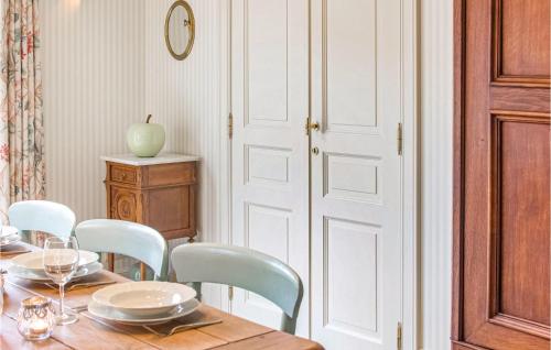 Imagem da galeria de 4 Bedroom Stunning Home In Borgloon em Borgloon