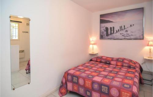 Cama o camas de una habitación en 2 Bedroom Awesome Home In Aix-en-provence