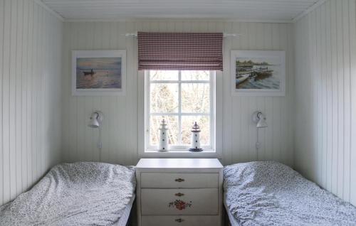 Krevet ili kreveti u jedinici u okviru objekta Cozy Home In Tjurk With Kitchen