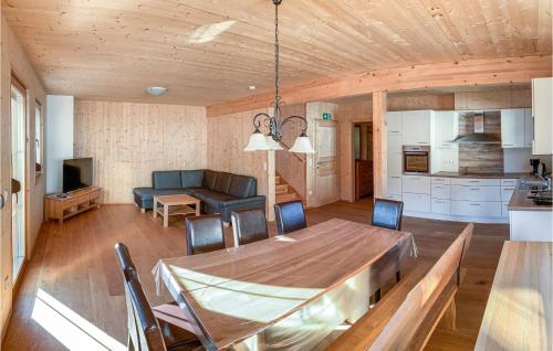 Galería fotográfica de Lovely Home In Altaussee With Sauna en Hinterposern