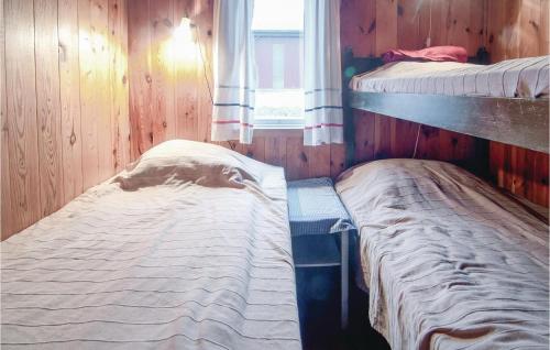 Двуетажно легло или двуетажни легла в стая в Beautiful Home In Slite With Kitchen