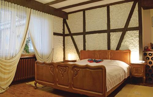 Postel nebo postele na pokoji v ubytování Stunning Apartment In Reifferscheid With House A Mountain View