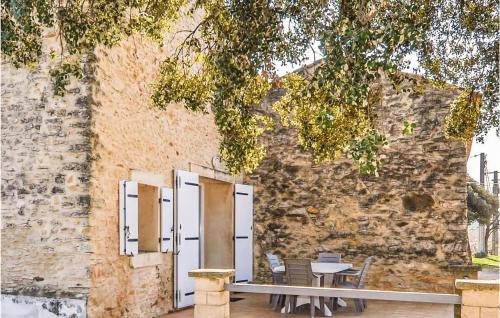 Φωτογραφία από το άλμπουμ του Gorgeous Home In Vénéjan With Kitchen σε Vénéjan